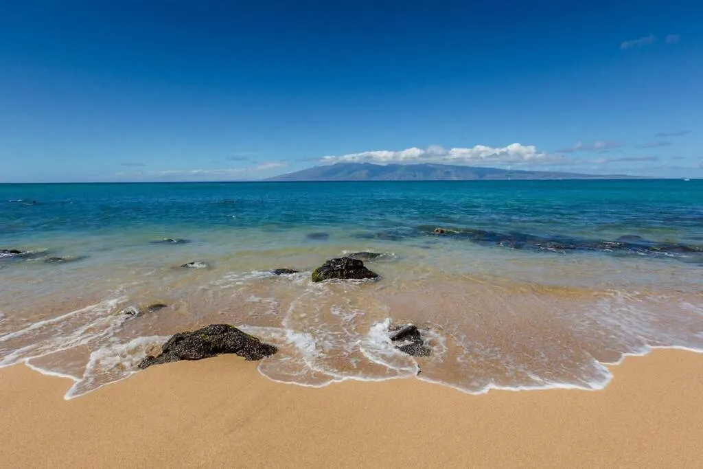 Apartment Kaleialoha 413- Remodeled Top Floor And Direct Oceanfront Views Kahana