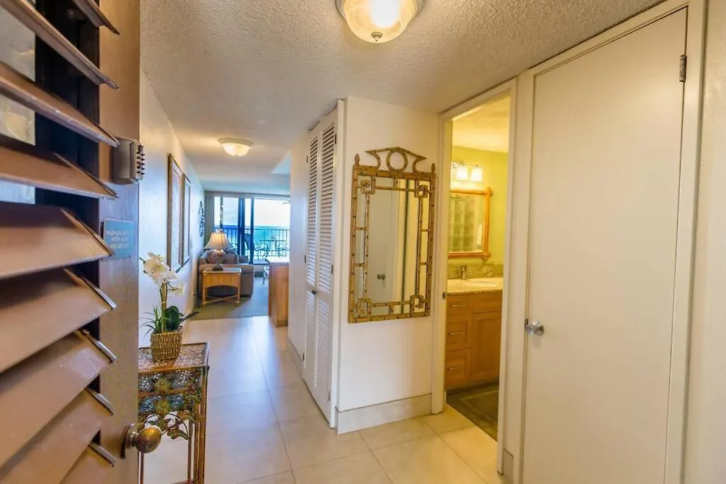 Apartment Kaleialoha 413- Remodeled Top Floor And Direct Oceanfront Views Kahana